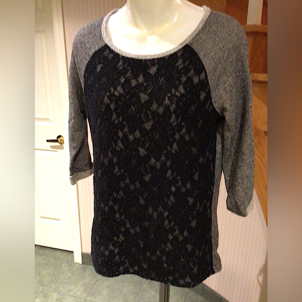 🛍3 for $30🛍Pullover knit top round neckline 3/4 sleeve.Front black lace o…